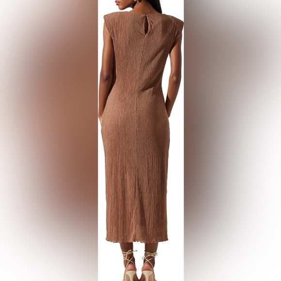 Astr Textured Tan Midi Dress - Picture 3 of 7